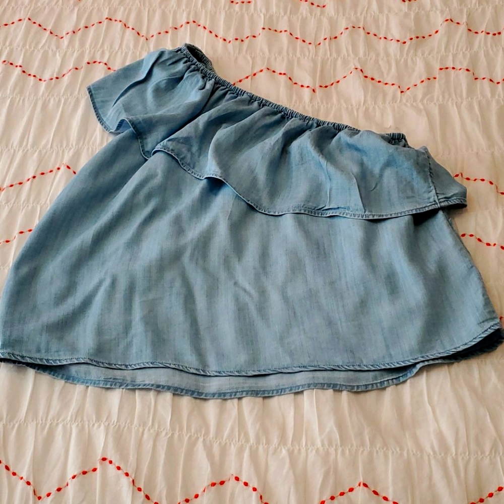 One shoulder top